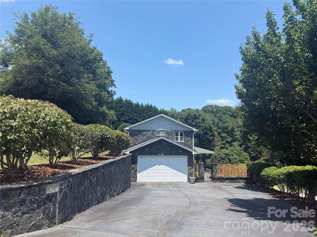 195 Oak Lane, Mars Hill, NC 28754