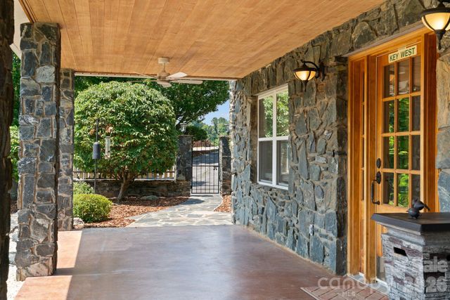 195 Oak Lane, Mars Hill, NC 28754