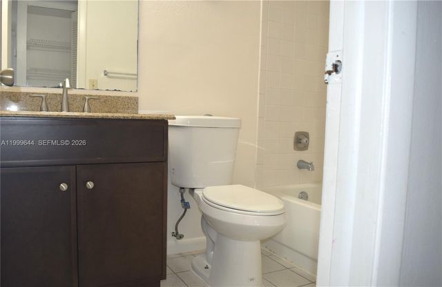 10013 Winding Lake Rd 102, Sunrise, FL 33351