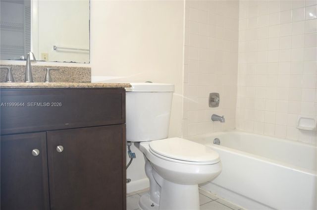 10013 Winding Lake Rd 102, Sunrise, FL 33351