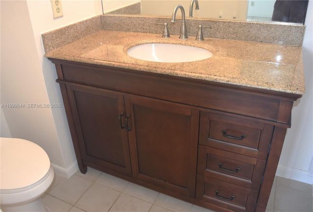 10013 Winding Lake Rd 102, Sunrise, FL 33351