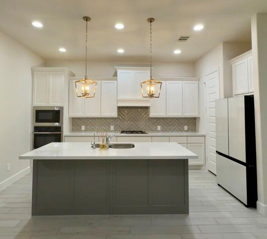 135 Harlequin Duck Court, Magnolia, TX 77354