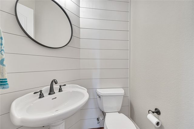 6307 W Valley View Road, Rogers, AR 72758