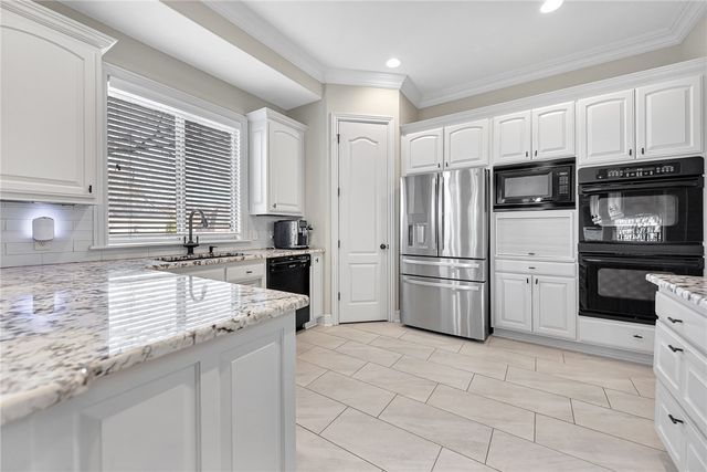 6307 W Valley View Road, Rogers, AR 72758