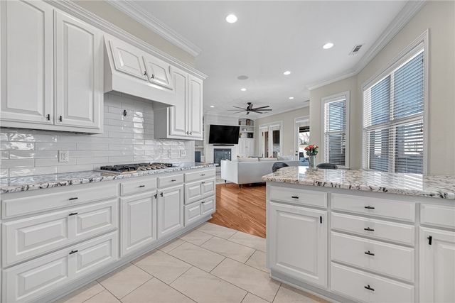 6307 W Valley View Road, Rogers, AR 72758