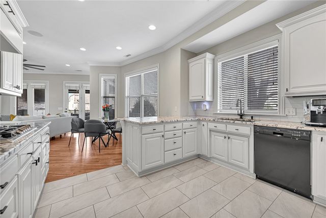 6307 W Valley View Road, Rogers, AR 72758