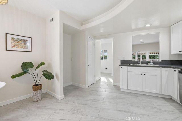 10714 Valley Spring, North Hollywood, CA 91602