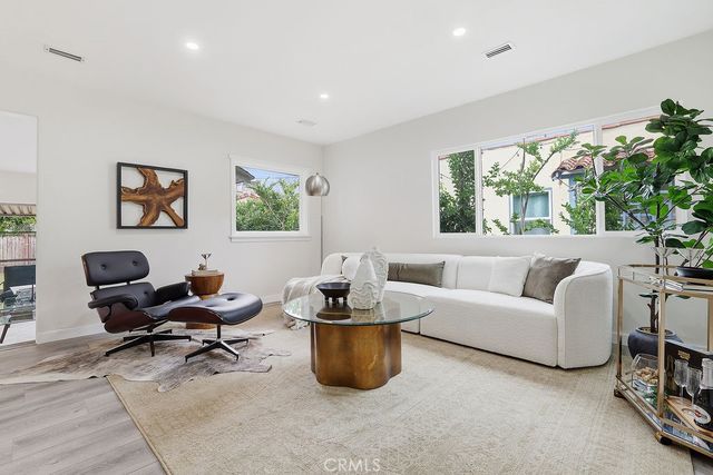 10714 Valley Spring, North Hollywood, CA 91602