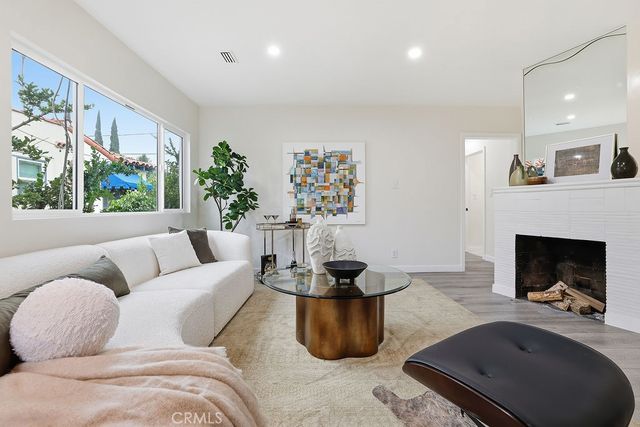 10714 Valley Spring, North Hollywood, CA 91602