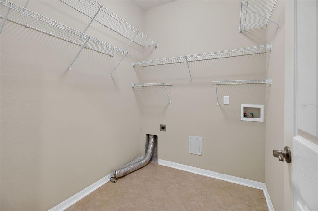 Image 17 of property listing at 11156 MERGANSER WAY, New Port Richey, FL 34654