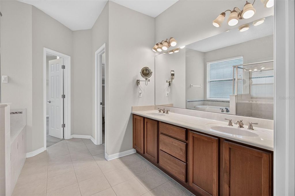 Image 36 of property listing at 11156 MERGANSER WAY, New Port Richey, FL 34654