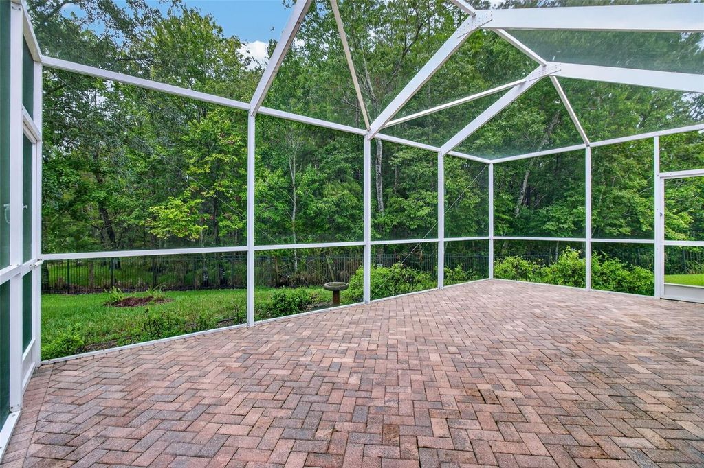 Image 5 of property listing at 11156 MERGANSER WAY, New Port Richey, FL 34654