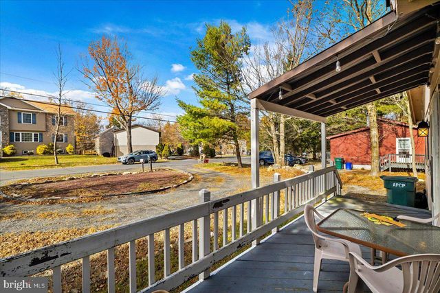 6309 VENTNOR DR, Tobyhanna, PA 18466