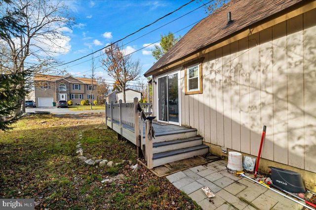 6309 VENTNOR DR, Tobyhanna, PA 18466