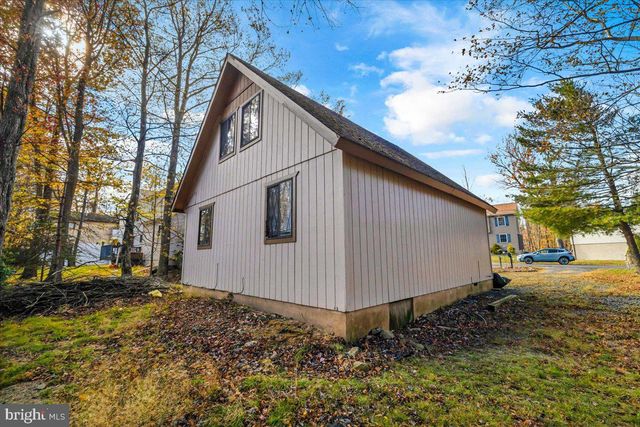 6309 VENTNOR DR, Tobyhanna, PA 18466