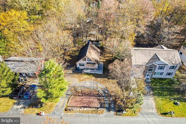 6309 VENTNOR DR, Tobyhanna, PA 18466
