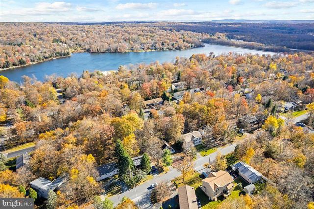 6309 VENTNOR DR, Tobyhanna, PA 18466