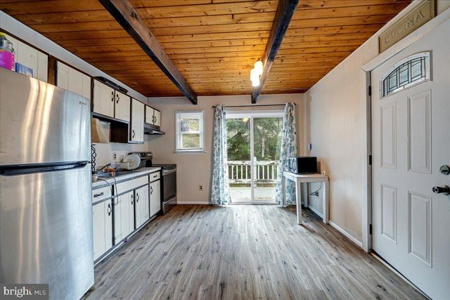 6309 VENTNOR DR, Tobyhanna, PA 18466