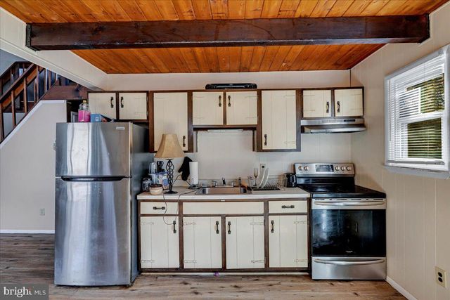 6309 VENTNOR DR, Tobyhanna, PA 18466