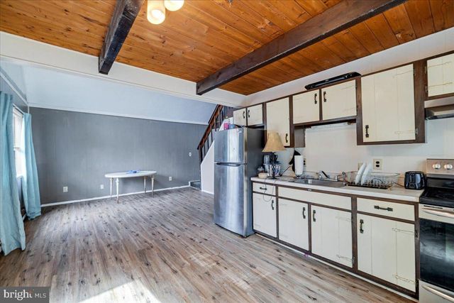 6309 VENTNOR DR, Tobyhanna, PA 18466