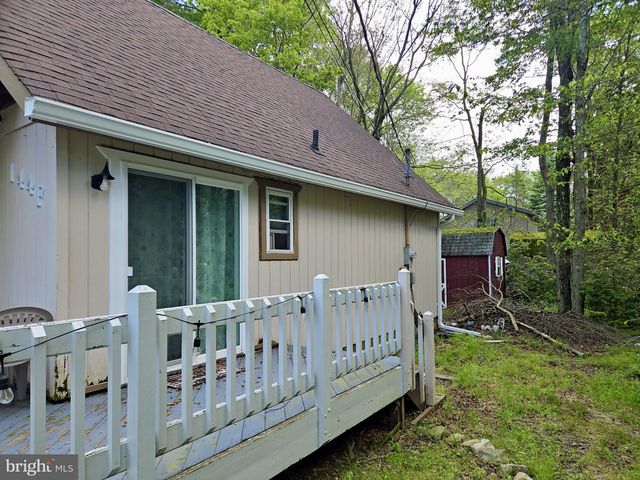 6309 VENTNOR DR, Tobyhanna, PA 18466