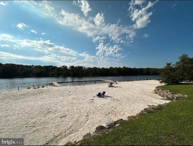 6309 VENTNOR DR, Tobyhanna, PA 18466