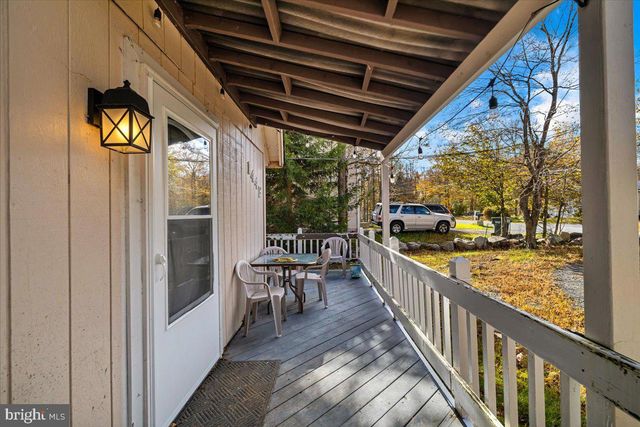 6309 VENTNOR DR, Tobyhanna, PA 18466