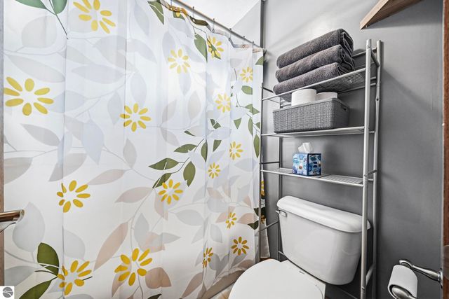 1474 S Montmorency Lane, Suttons Bay, MI 49682