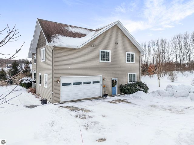 1474 S Montmorency Lane, Suttons Bay, MI 49682