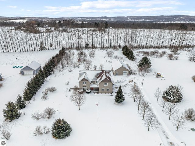 1474 S Montmorency Lane, Suttons Bay, MI 49682