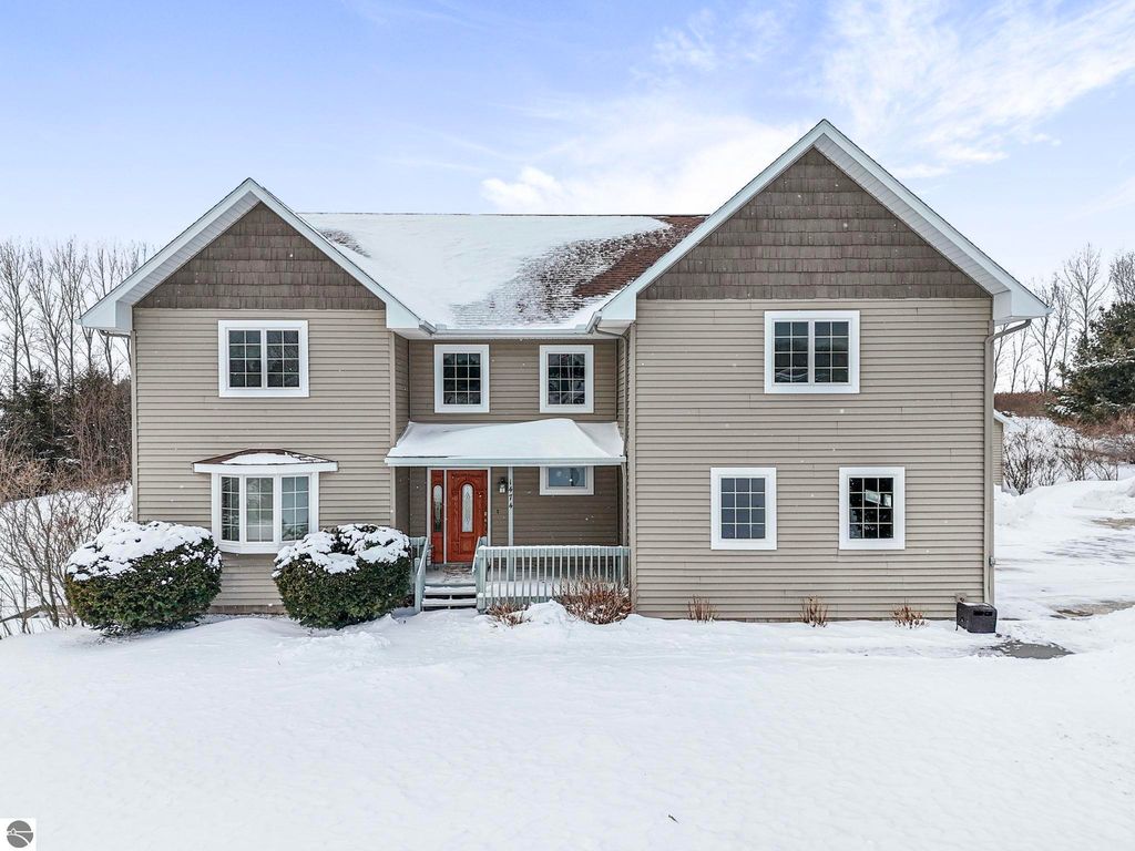 1474 S Montmorency Lane, Suttons Bay, MI 49682
