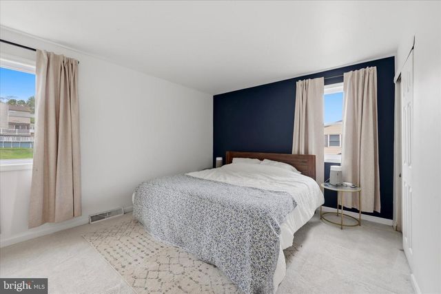 26 GILES LN, Aston, PA 19014