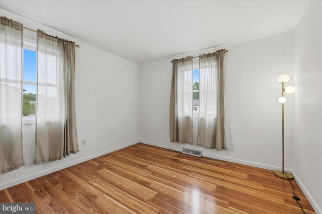 26 GILES LN, Aston, PA 19014