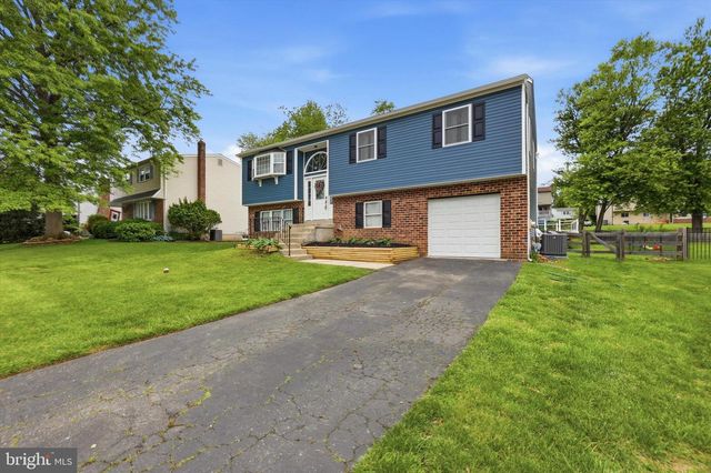 26 GILES LN, Aston, PA 19014