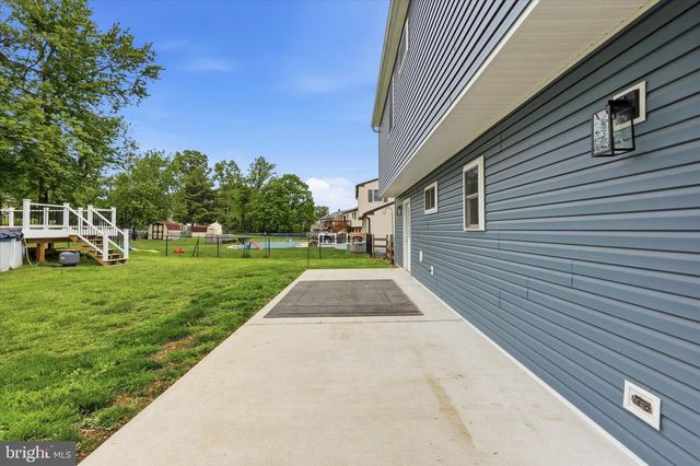 26 GILES LN, Aston, PA 19014