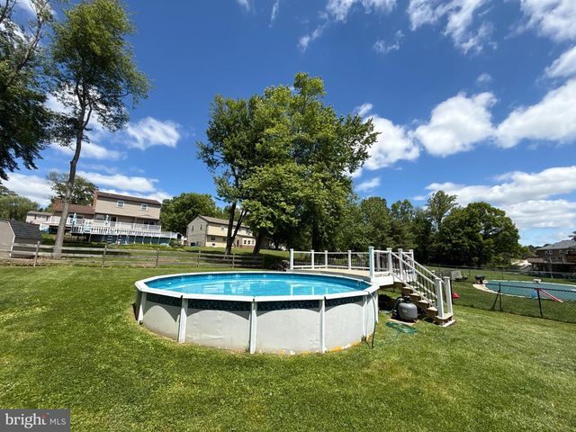 26 GILES LN, Aston, PA 19014