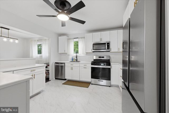 26 GILES LN, Aston, PA 19014
