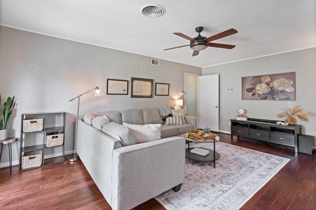 10631 Larchfield Lane, Dallas, TX 75238