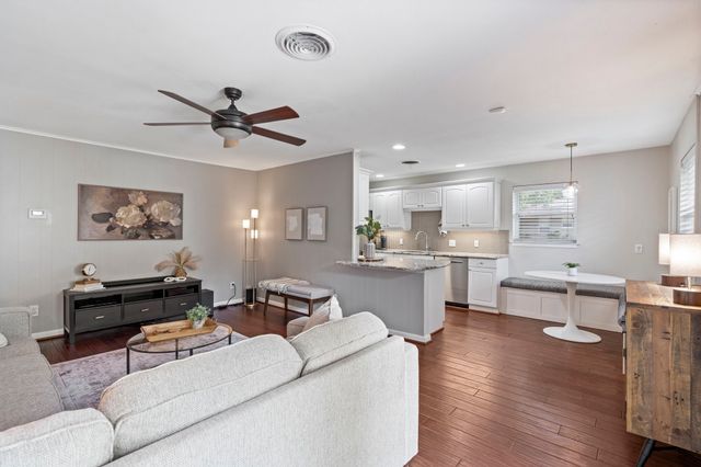 10631 Larchfield Lane, Dallas, TX 75238