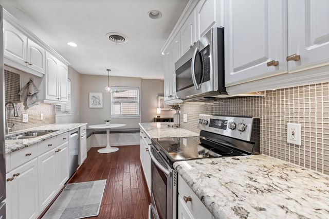 10631 Larchfield Lane, Dallas, TX 75238