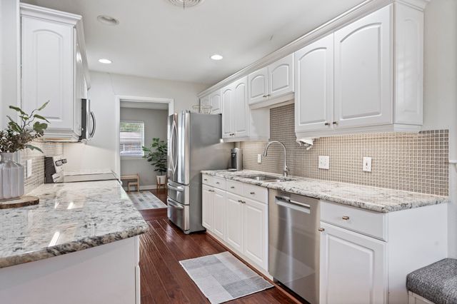 10631 Larchfield Lane, Dallas, TX 75238