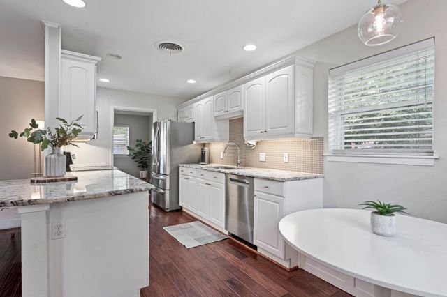 10631 Larchfield Lane, Dallas, TX 75238