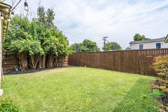 10631 Larchfield Lane, Dallas, TX 75238