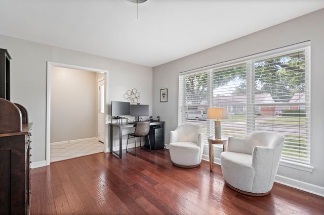 10631 Larchfield Lane, Dallas, TX 75238