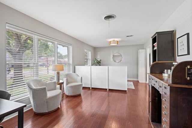 10631 Larchfield Lane, Dallas, TX 75238