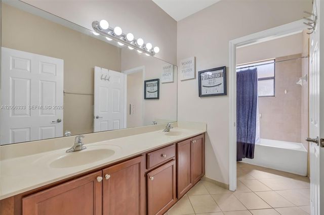 10445 SW 226th St, Cutler Bay, FL 33190