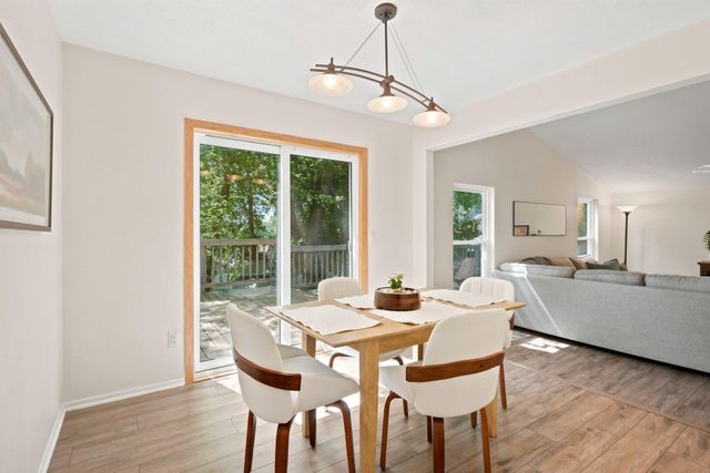8117 Dakota Lane, Chanhassen, MN 55317