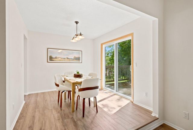8117 Dakota Lane, Chanhassen, MN 55317