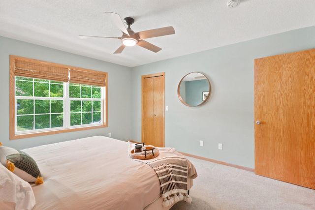 8117 Dakota Lane, Chanhassen, MN 55317