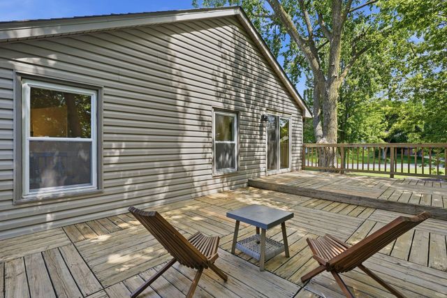 8117 Dakota Lane, Chanhassen, MN 55317